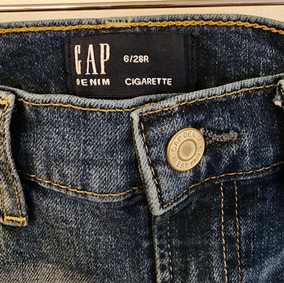 Womens Gap Denim Cigarette Jeans High Rise Distressed Raw Hem Size 28/6 - Picture 9 of 11